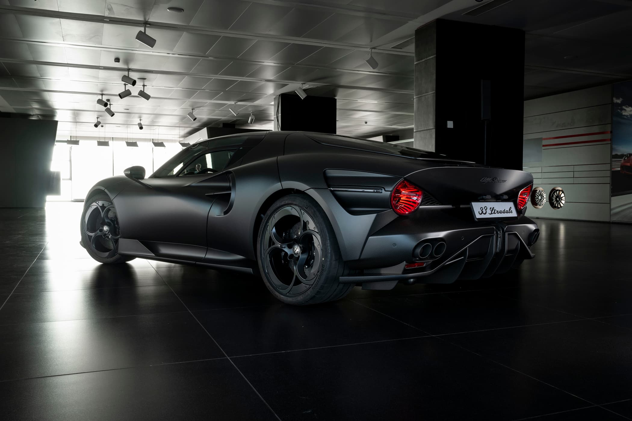 Alfa Romeo Perla Nera posteriore