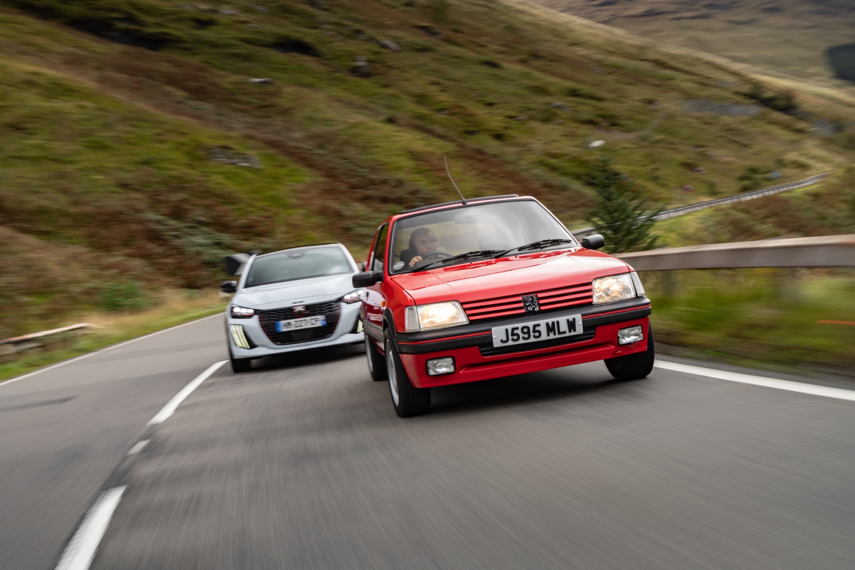 Peugeot 205 GTi VS E-208 GTi